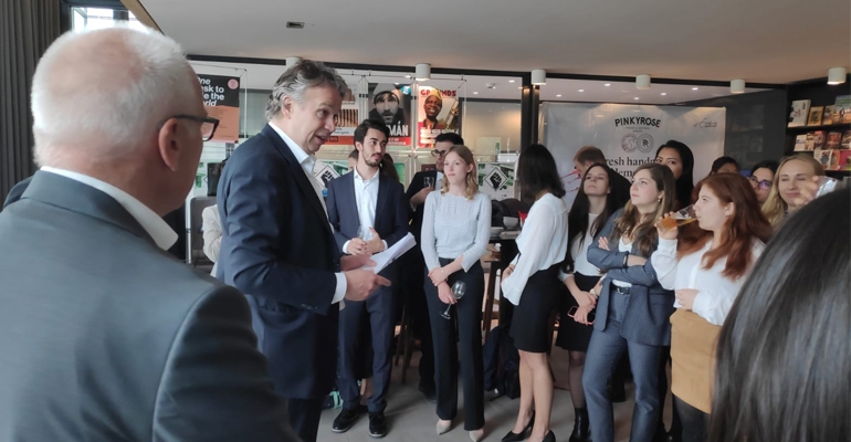 Live presentations and independent jury for students’ international consultancy project