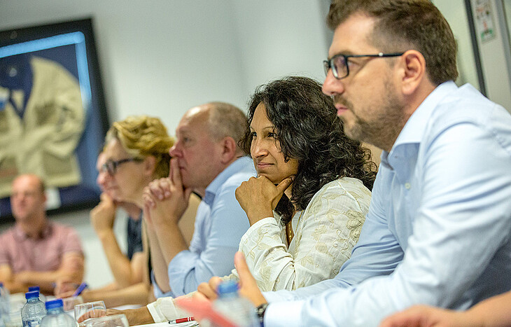Executive education students in a classroom.