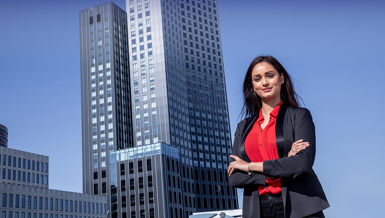 Young Business Woman posing in Rotterdam