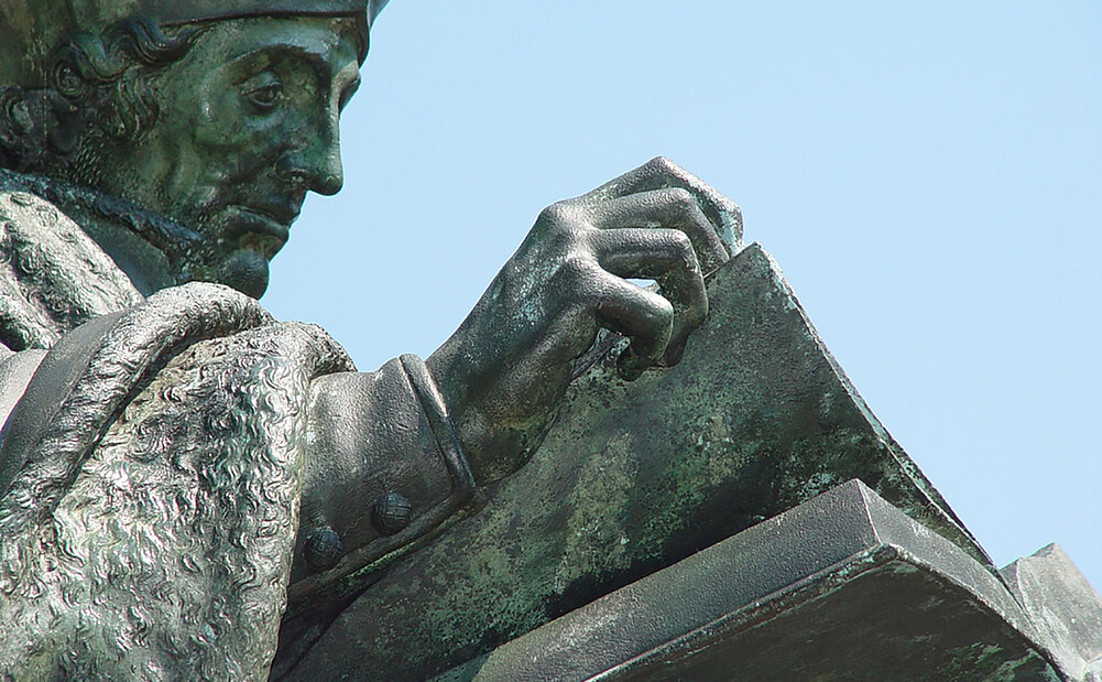 Erasmus statue