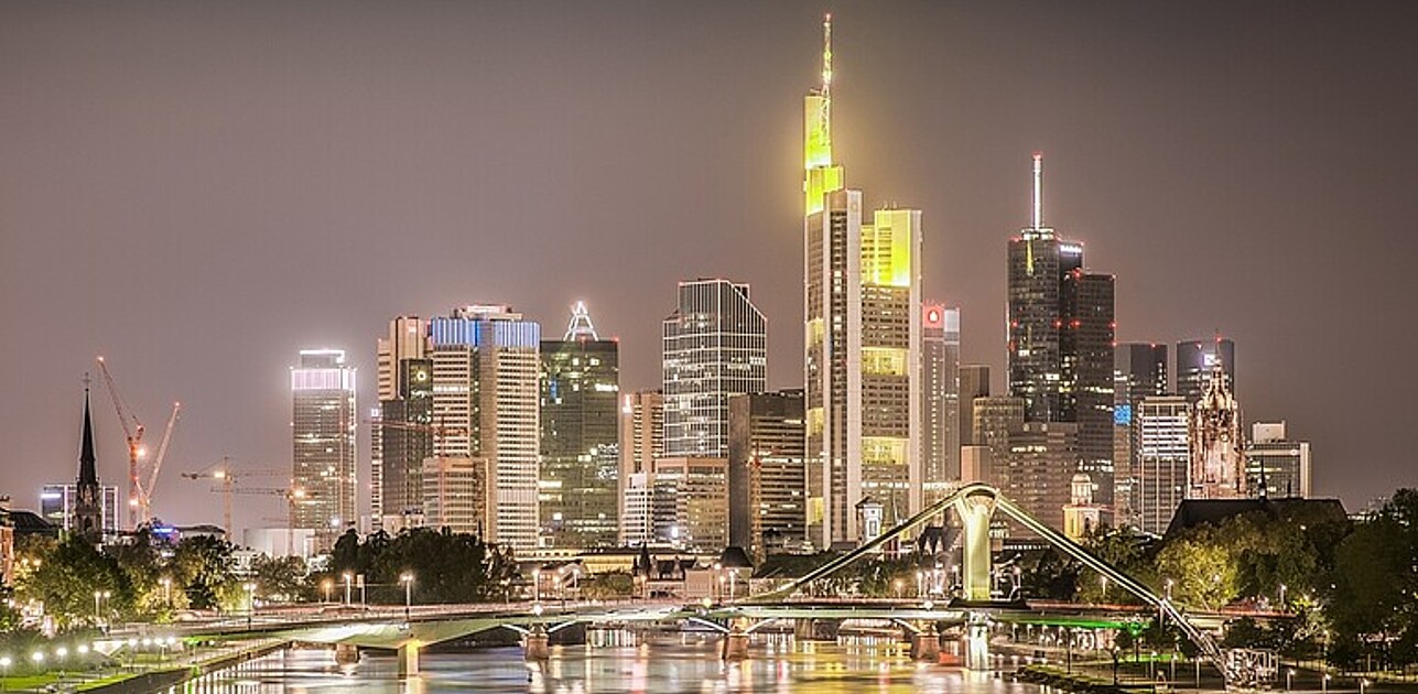 Frankfurt's banking district skyline by night (CC BY-NC-ND 2.0, Frank Friedrichs)