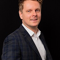Portrait Image of Henk van Rhee