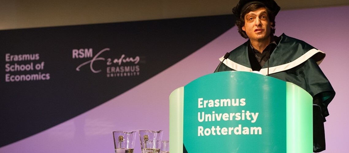 Dan Ariely speaks after being awarded an Honorary Doctorate from RSM on its 103rd anniversary