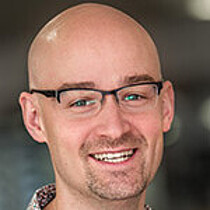 Dr Hannes Leroy
