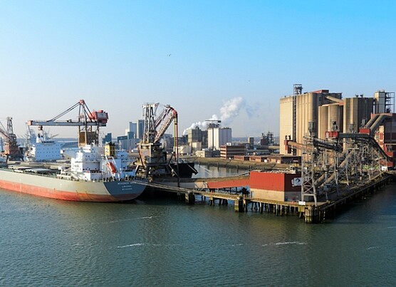 Industrial ecosystems: major opportunities for port authorities
